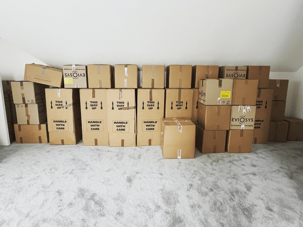 Specialized packing for fragile and specialty items to ensure safe transport