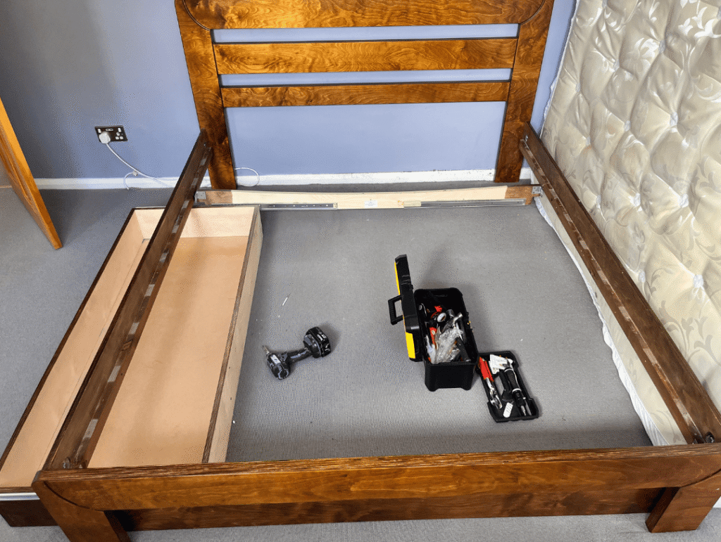 Professional dismantling and reassembling services for home and office moves